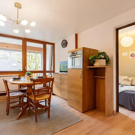 T2 4 Pers - Saint-lary Village - Wifi Gratuit, Parking - Fr-1-296-532 アパート サン・ラリー・スラン